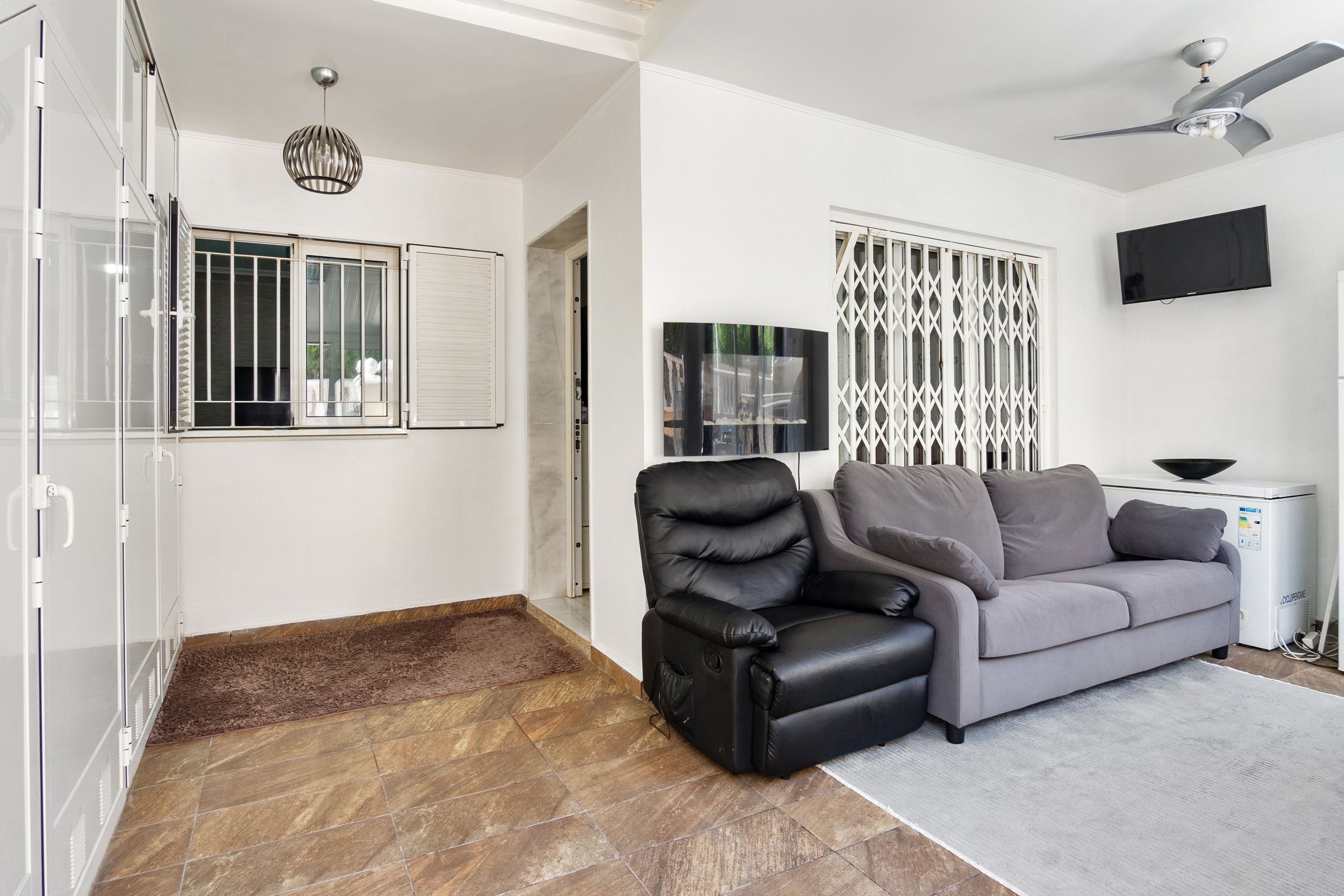 3405-03597. Zeniamar VI Ground floor apartment with glazed in terrace and garden